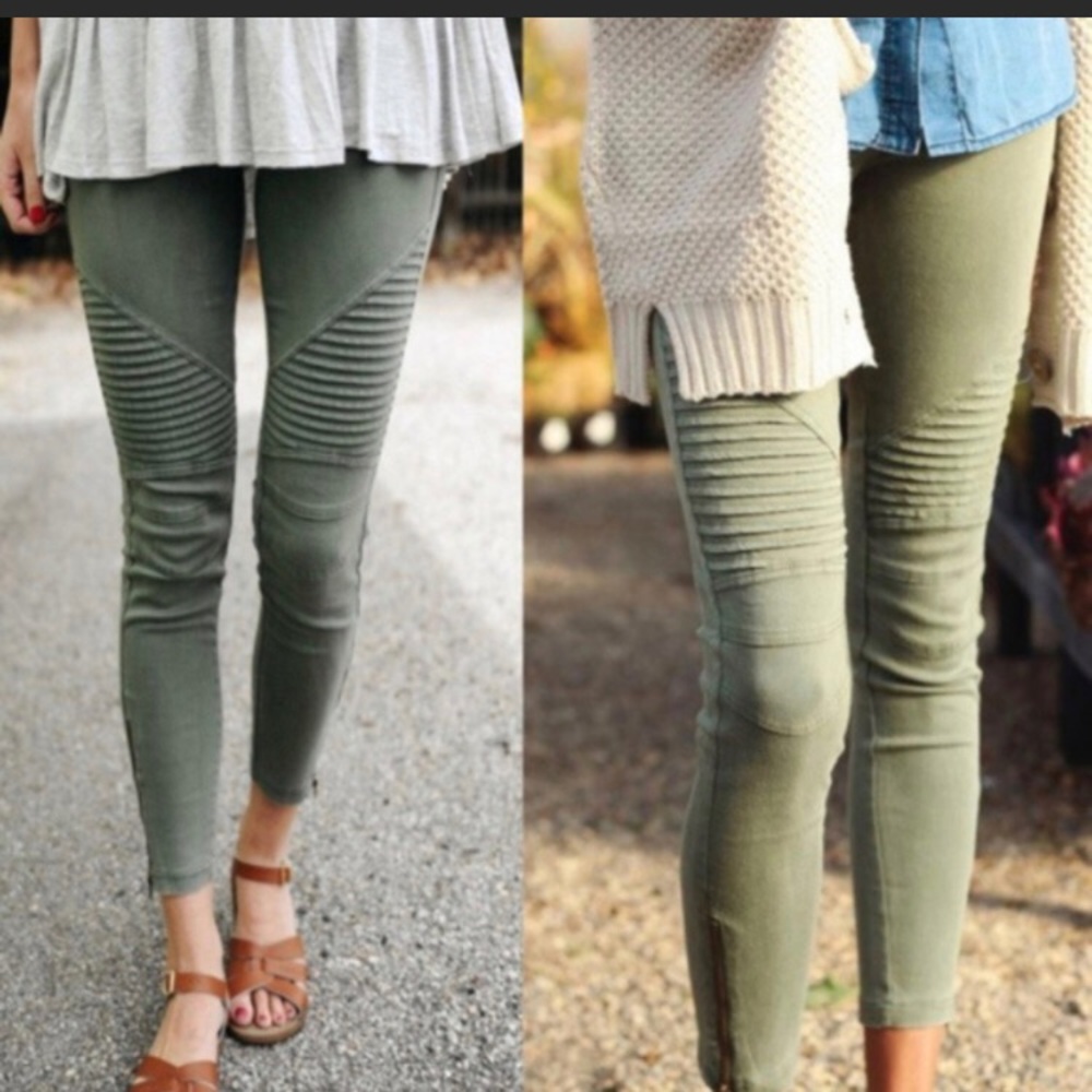 NWT moto leggings. A spring must have.